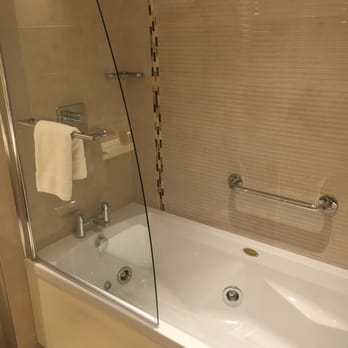 International Hotel - Jacuzzi with lights! - Hotels Near Me - Killarney, Kentucky