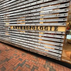 Anthropologie - The outside