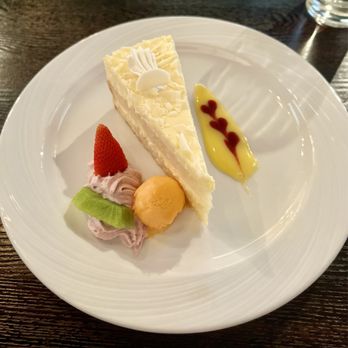The Linden House - Lemon Cake - New American Near Me - Omaha, Nebraska The Linden House - Lemon Cake - New American Near Me - Omaha, Nebraska
