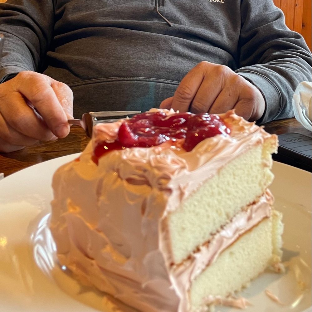 No 9 Grill - The strawberry cake - American Near Me - Cambridge City, Indiana No 9 Grill - The strawberry cake - American Near Me - Cambridge City, Indiana