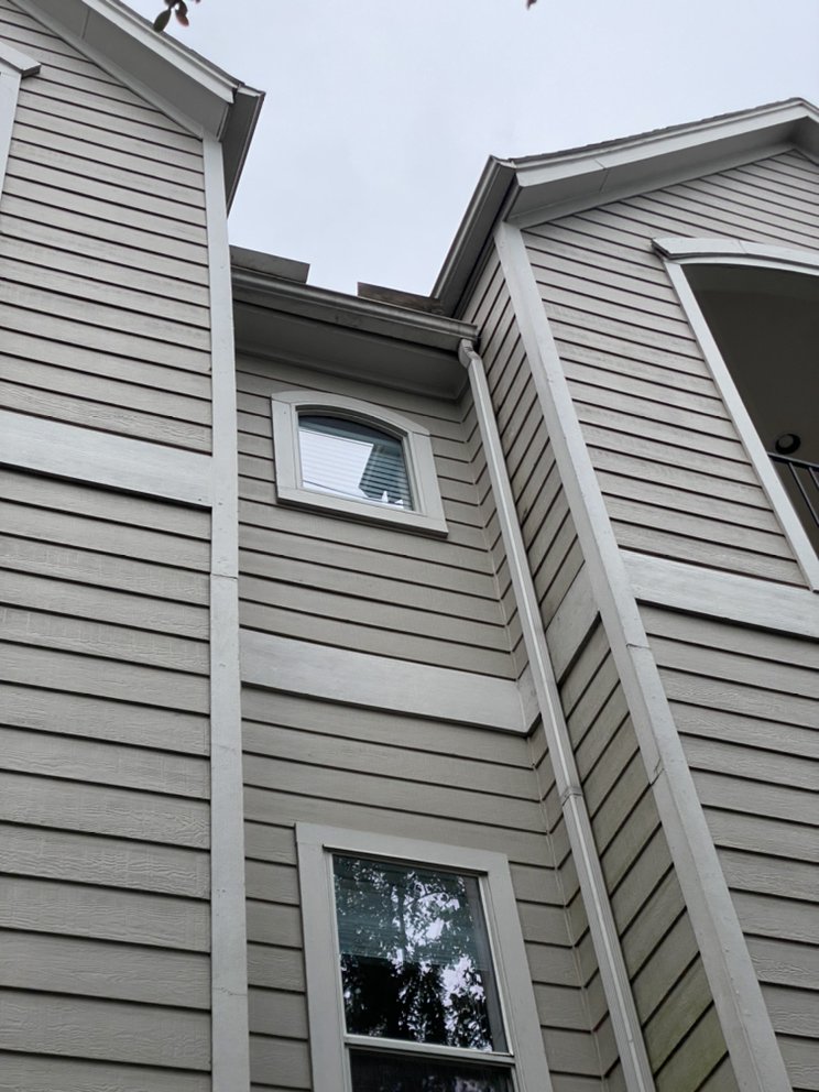 Slide of Quality King Roofing