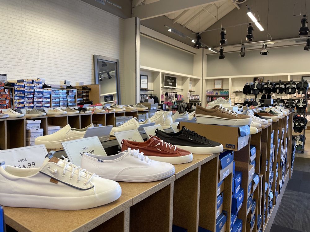 DSW DESIGNER SHOE WAREHOUSE Updated August 2024 36 Photos & 54