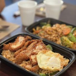 Rod Thai Family Taste - F13. Tom Yum Fried Rice(Crispy chicken on top)
