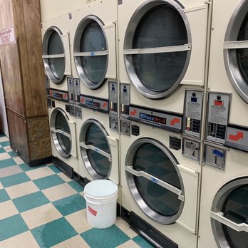 Santa Paula Coin Laundry - Ceiling missing panels, leaking, and dryer coin slots taken apart - Laundromat Near Me - Santa Paula, California Santa Paula Coin Laundry - Ceiling missing panels, leaking, and dryer coin slots taken apart - Laundromat Near Me - Santa Paula, California
