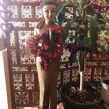 Krystal Thai - Beautiful decor - Thai Near Me - Crystal Lake, Illinois Krystal Thai - Beautiful decor - Thai Near Me - Crystal Lake, Illinois