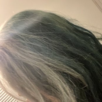 Hair Ego - This is the 3rd time I come and this came out horrible and it's not a vibrant teal horrible how it came out - Hair Salons Near Me - Miami, Florida