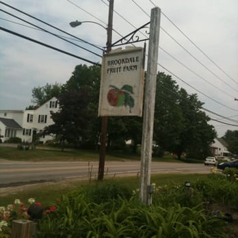 Brookdale Fruit Farm Stand - Fruits & Veggies Near Me - Hollis, New Hampshire
