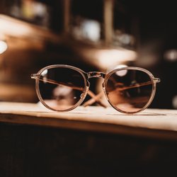 Brillerie  Kai Paape Optik - Wir arbeiten mit Independent Brillen Label zusammen, wir stellen Ihnen gerne eine individuelle Auswahl zusammen