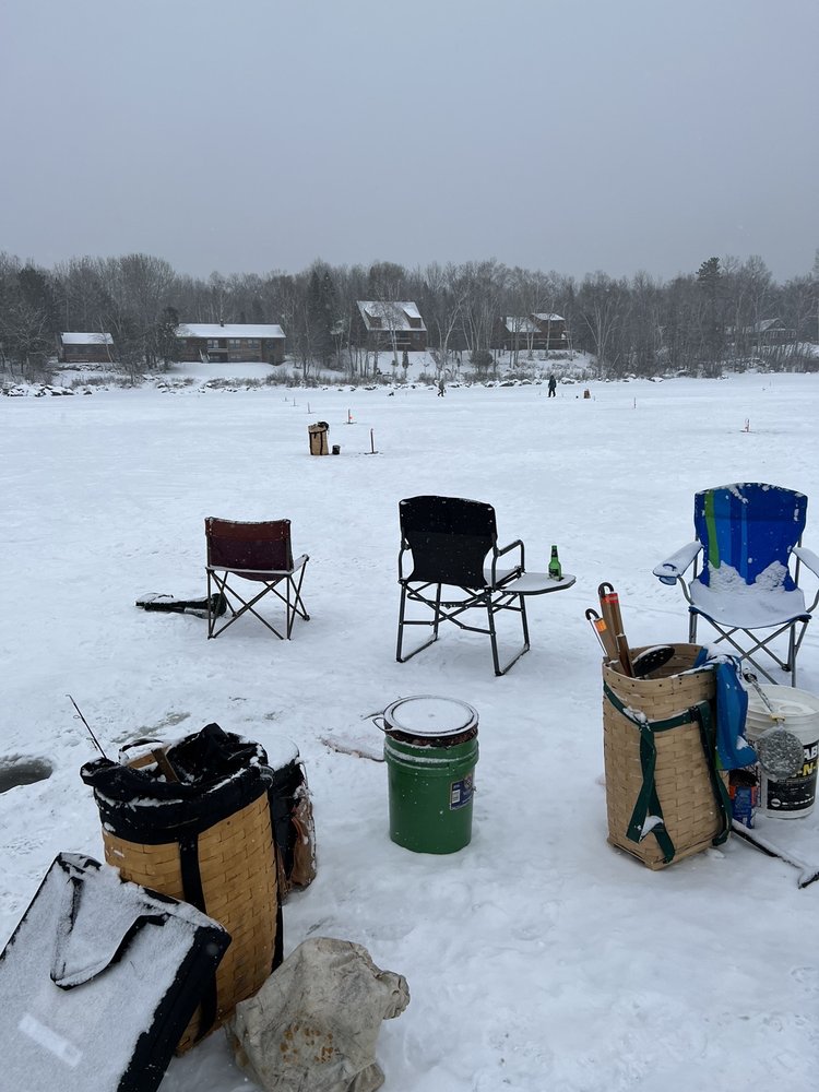 SALLY MOUNTAIN CABINS Updated September 2024 14 Photos 9 Elm St