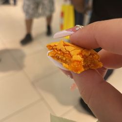 Laduree - Miami Aventura Mall - ylang-ylang/maracuja macaron