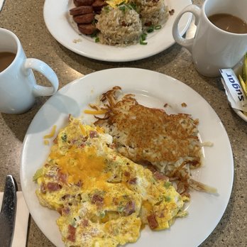 Zippy's Waipio - Not the best plating but the food was killers! - Diners Near Me - Waipahu, Hawaii Zippy's Waipio - Not the best plating but the food was killers! - Diners Near Me - Waipahu, Hawaii