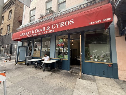 Ararat Kebab & Gyros by null