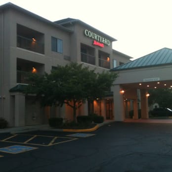 Courtyard by Marriott Dayton North - Hotels Near Me - Dayton, Ohio Courtyard by Marriott Dayton North - Hotels Near Me - Dayton, Ohio