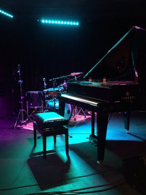 BLU Jazz+ by null