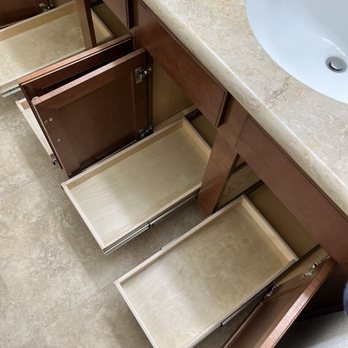 Cabinets Organized by Handle It - Guest bathroom - Cabinetry Near Me