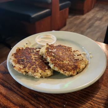 The Green Lantern Restaurant - Crab cakes - American Near Me - Mc Farland, Wisconsin The Green Lantern Restaurant - Crab cakes - American Near Me - Mc Farland, Wisconsin