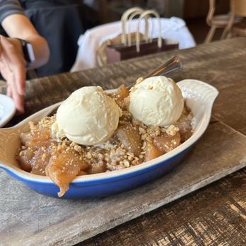 River Roast - fruit crumble - American Near Me - Chicago, Illinois River Roast - fruit crumble - American Near Me - Chicago, Illinois