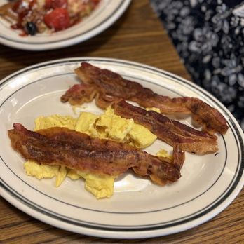 Mimi's Cafe - Eggs and bacon - Breakfast & Brunch Near Me - Ocala, Florida