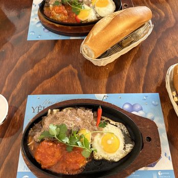 Loi's Kitchen - Vietnamese Near Me - Garden Grove, California