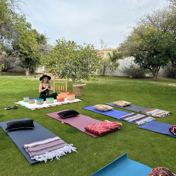 Glowing Soul Wellness - Sound bath set up with singing bowls and yoga mats - Yoga Near Me Glowing Soul Wellness - Sound bath set up with singing bowls and yoga mats - Yoga Near Me