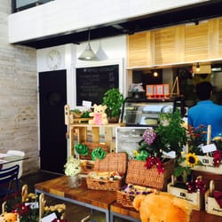 Designer Blooms Café