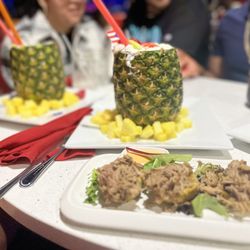 787 Restaurant & Lounge - Piña Colada Mofonguitos con Pernil