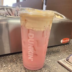 Dunkin' - Strawberry Banana Daydream Refresher