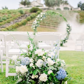 Leal Vineyards - Wedding florals for Ceremony - Nancy Fuentes Photography - Wineries Near Me - Hollister, California Leal Vineyards - Wedding florals for Ceremony - Nancy Fuentes Photography - Wineries Near Me - Hollister, California