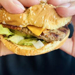 Deluxe cheeseburger with bacon Deluxe cheeseburger with bacon