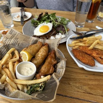 Duke's La Jolla - New American Near Me - La Jolla, California