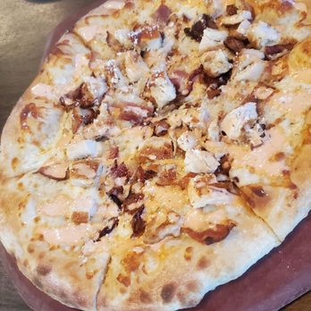 Maggie McFly's - Chicken pizza - New American Near Me - Glastonbury, Connecticut