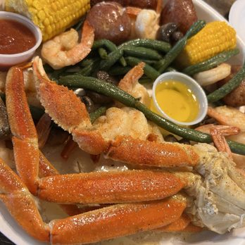 The Cracked Crab - The $25 Catch meal and added crab, mushrooms and green beans. Plenty for two people. Medium spice. - Seafood Near Me - Victoria, Texas The Cracked Crab - The $25 Catch meal and added crab, mushrooms and green beans. Plenty for two people. Medium spice. - Seafood Near Me - Victoria, Texas