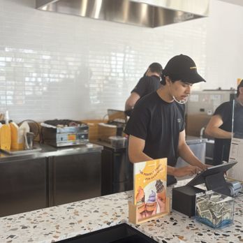 Somisomi - Inside - Desserts Near Me - Granada Hills, California