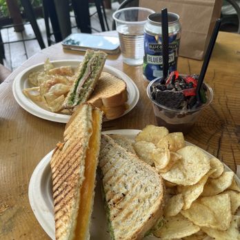 The Blueberry Treehouse Farm - Pick Your Own Farms Near Me - West Falls, New York
