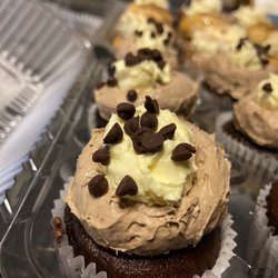 Sweet T’s Cupcakery