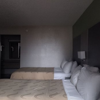 Quality Inn - Clean room, sorry, didn't get photo with better lighting - Hotels Near Me - Newport, Tennessee Quality Inn - Clean room, sorry, didn't get photo with better lighting - Hotels Near Me - Newport, Tennessee