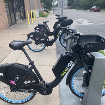 Lyft - Shit Ride. None of them work. - Taxis Near Me Lyft - Shit Ride. None of them work. - Taxis Near Me