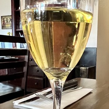 Fabio On Fire - Chardonnay - Pizza Near Me - Peoria, Arizona