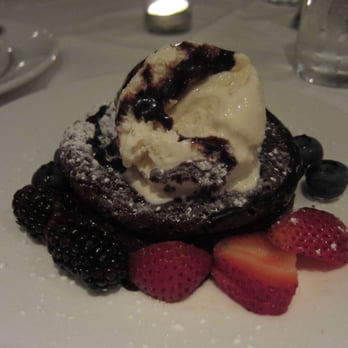 Checkers Downtown - flourless chocolate cake a la mode - Bars Near Me - Los Angeles, California