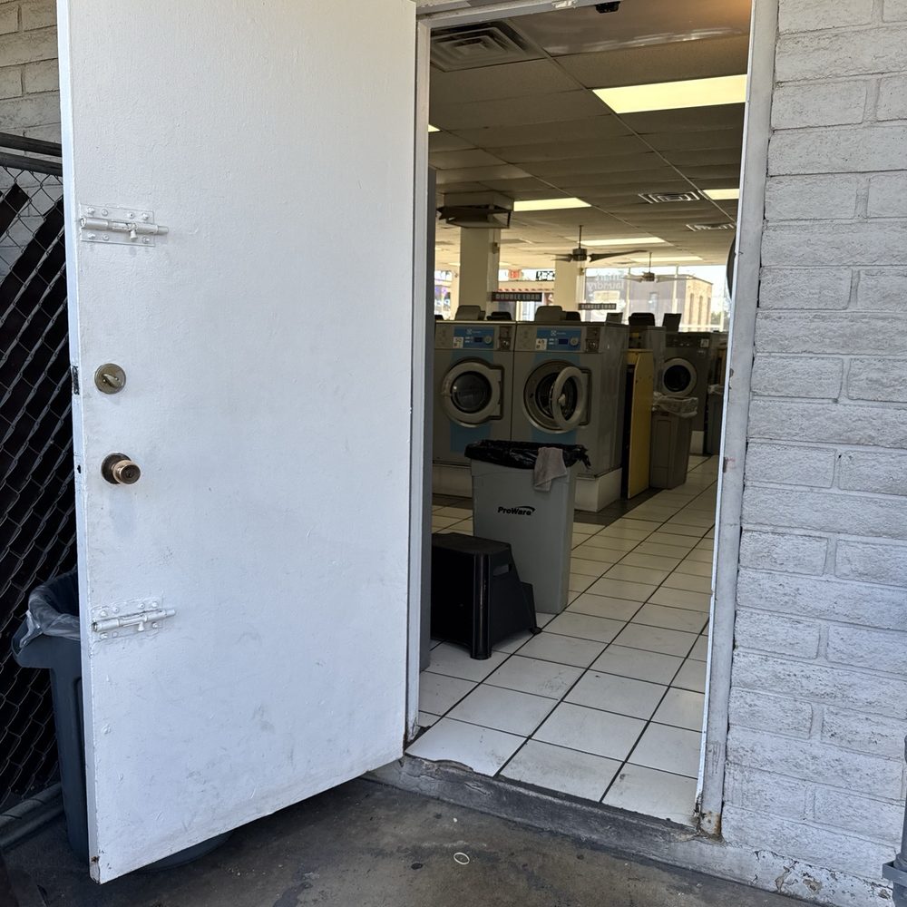 24-Hour Smart Laundry - Back door to back parking - Laundromat Near Me - Phoenix, Arizona