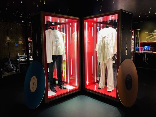 Queen Studio Experience by null