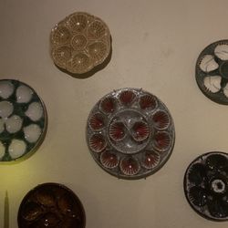 Beautiful oyster dishes on the wall
