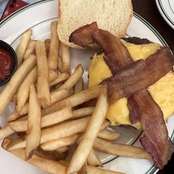 P McDaid's Irish Pub - Bars Near Me - New York, New York