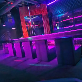 Queens Cabaret - Strip Clubs Near Me - Charlotte, North Carolina Queens Cabaret - Strip Clubs Near Me - Charlotte, North Carolina