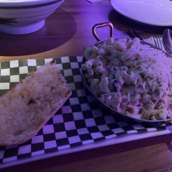 Good Catch Cafe - Bacon Mac and cheese with garlic bread (bread tasted like it had been sitting out all day). - Hong Kong Style Cafe Near Me - Markham, Ontario Good Catch Cafe - Bacon Mac and cheese with garlic bread (bread tasted like it had been sitting out all day). - Hong Kong Style Cafe Near Me - Markham, Ontario