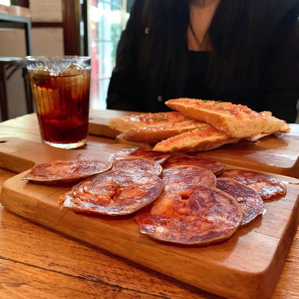 La Guapa - Chorizo y pan con tomate - Vermouth Bars Near Me - Barcelona, B La Guapa - Chorizo y pan con tomate - Vermouth Bars Near Me - Barcelona, B