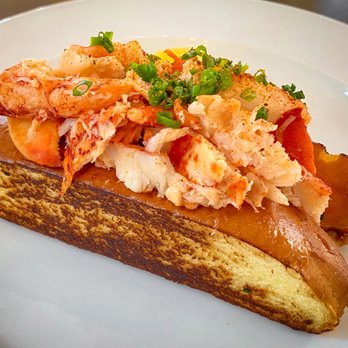 RH Rooftop Restaurant at RH West Palm - Yummy lobster roll. - Wine Bars Near Me - West Palm Beach, Florida