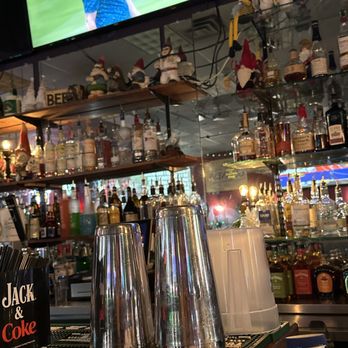The Roaming Gnome Pub & Eatery - the bar - Pubs Near Me - Sevierville, Tennessee The Roaming Gnome Pub & Eatery - the bar - Pubs Near Me - Sevierville, Tennessee