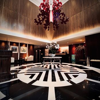 L'Hermitage Hotel - Hotel lobby area - Hotels Near Me - Vancouver, British Columbia L'Hermitage Hotel - Hotel lobby area - Hotels Near Me - Vancouver, British Columbia