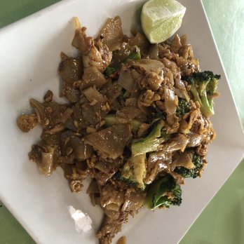 Bangkok City Restaurant - Pad see ew w/ chicken (had hair) - Thai Near Me - Dallas, Texas Bangkok City Restaurant - Pad see ew w/ chicken (had hair) - Thai Near Me - Dallas, Texas